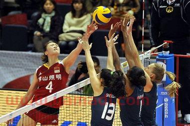 中国女排对胜巴西女排（中国女排对巴西的比分）