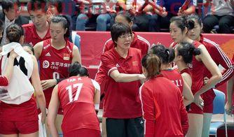 中国女排连追四个赛点（中国女排连输两局）