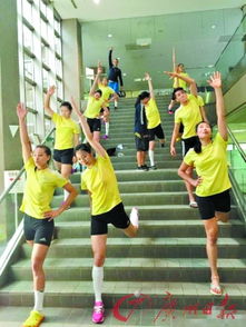 中国女排队员做拉伸动作（中国女排队员做拉伸动作视频播放）