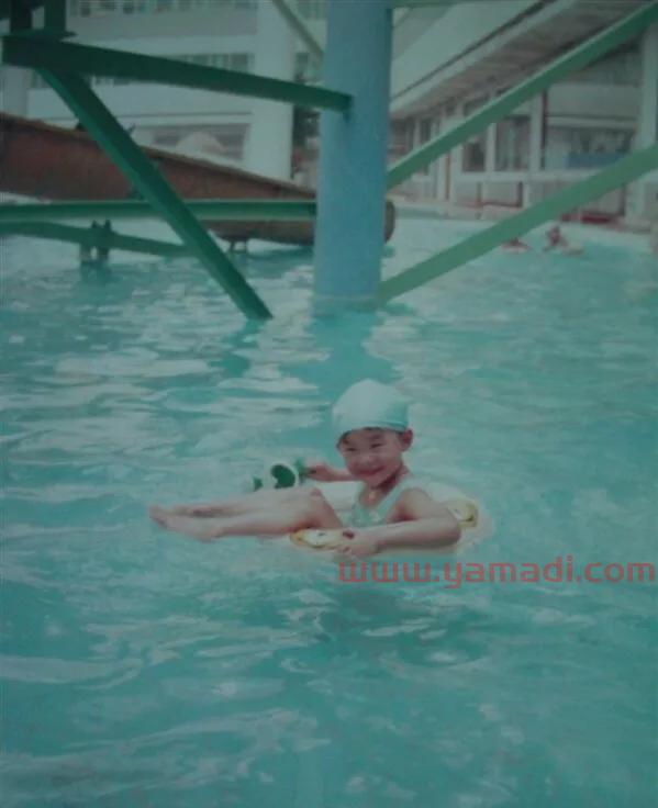 中国女排队员幼年照片（中国女排队员名单年龄）