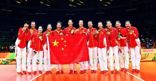 中国女排冒雨出征美国男足（中国女排03负美国 开赛两连败）