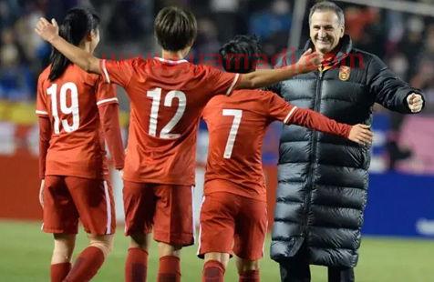 日本女足以前主教练是哪个(日本奥运女足教练)