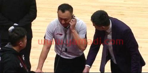 篮球比赛的裁判能赚多少(篮球比赛裁判一场多少钱)