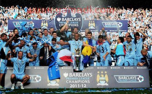 体坛周报曼城夺冠阵容(曼城联赛夺冠)